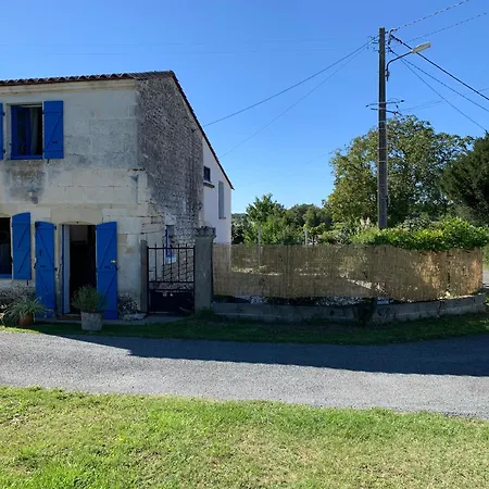 Holiday home The Little House Saint-Simon-de-Bordes